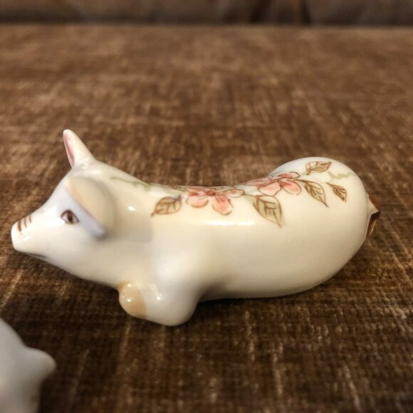 Vintage Ceramic Pig Family Figurine Set - Mother & 3 Piglets Floral Design - Picture 4 of 9